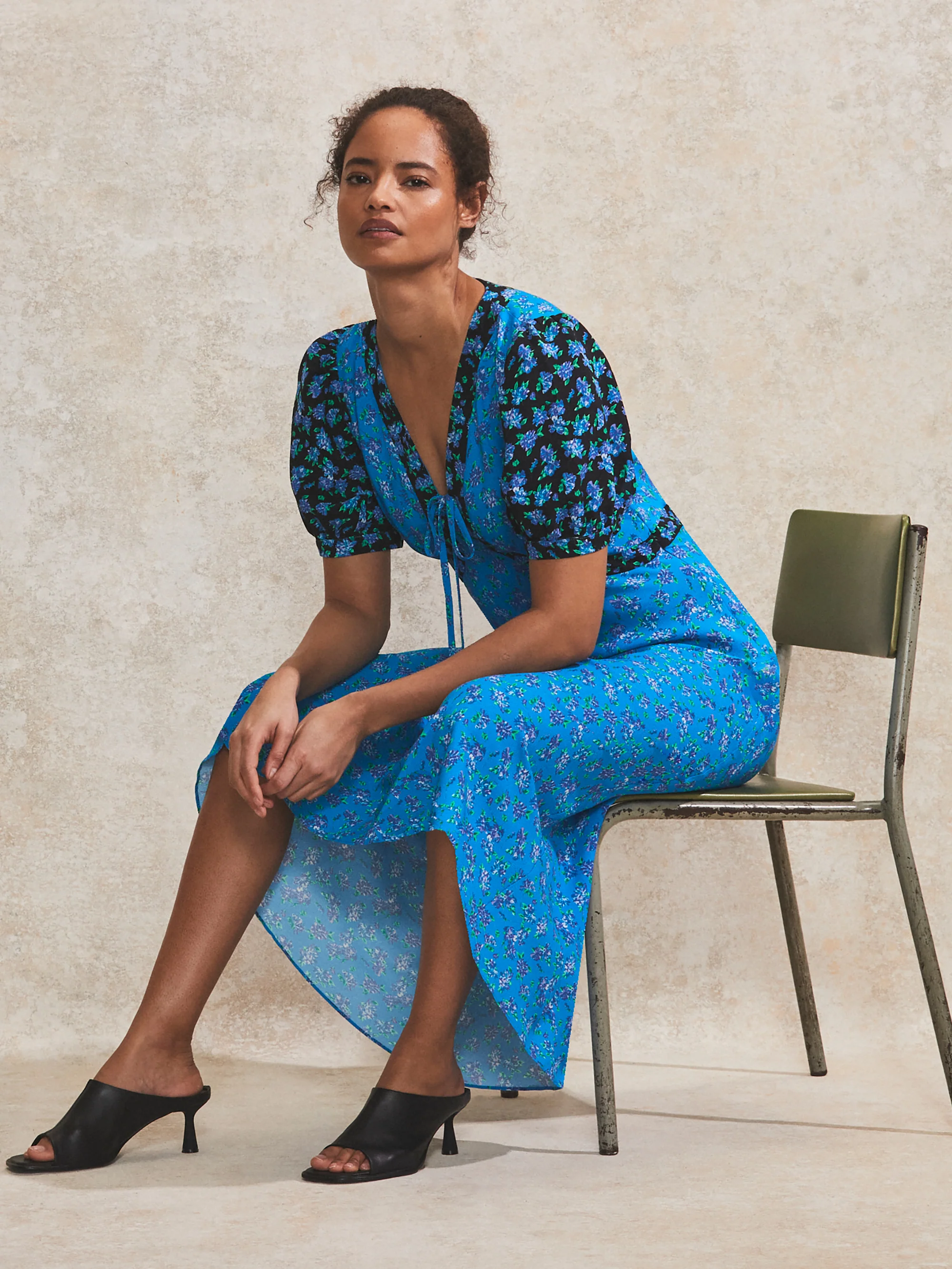 Petite Contrast Ditsy-Print Puff-Sleeve Midi Dress