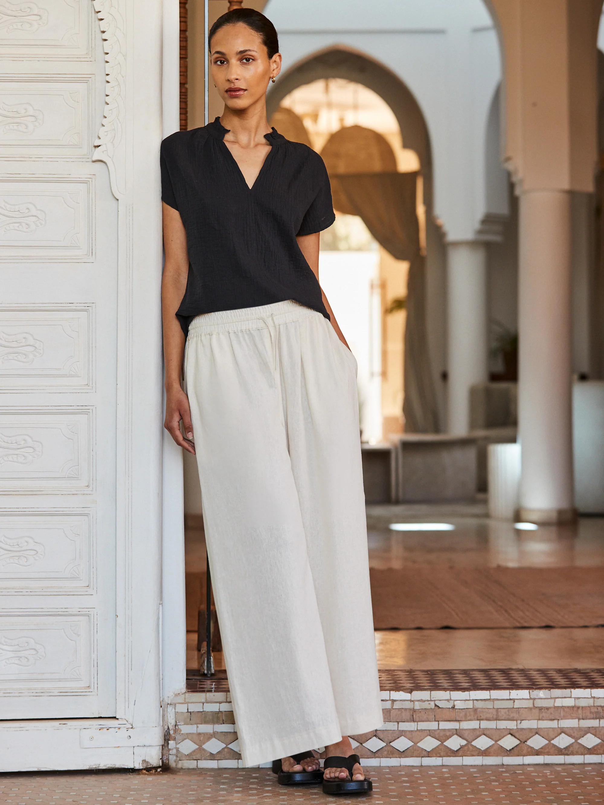 Black Frill-Detail V-Neck Cheesecloth Top